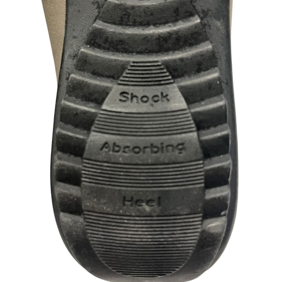 Munro American Women’s Travelor Slip-On Flats. Size: 9M. Loafers. Color:Tan/Gray - Picture 7 of 14